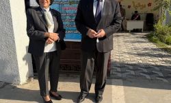 سكرتير الحزب الشيوعي العراقي رائد فهمي وزوجته يشاركان في التصويت العام.